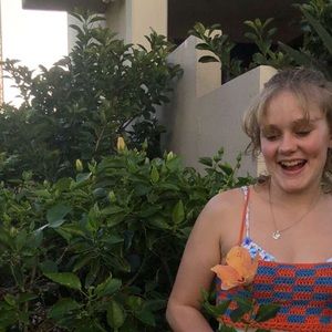 Meet your Posher, Cleo